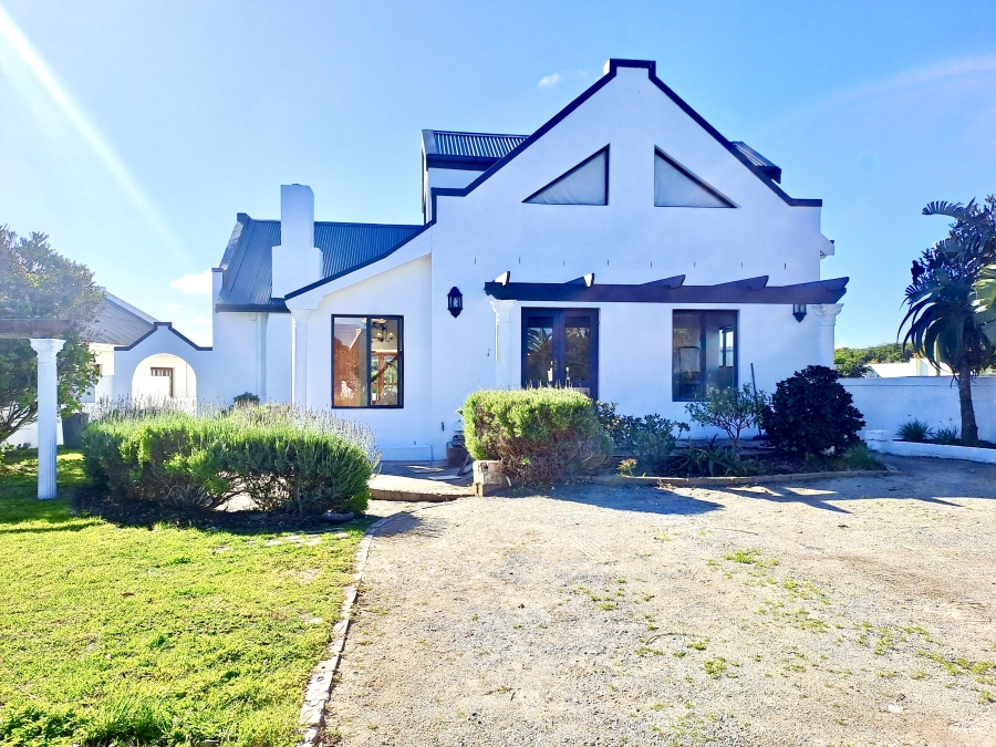 To Let 5 Bedroom Property for Rent in Grotto Bay Western Cape